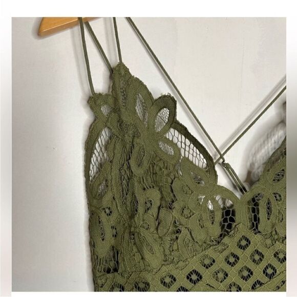 FREE PEOPLE NWT Adella Cami in Olive Sparrow
Size S - Picture 10 of 10